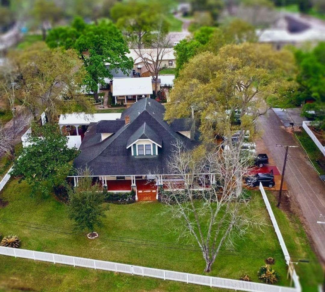Отель Gibbs Street Manor New Waverly Экстерьер фото