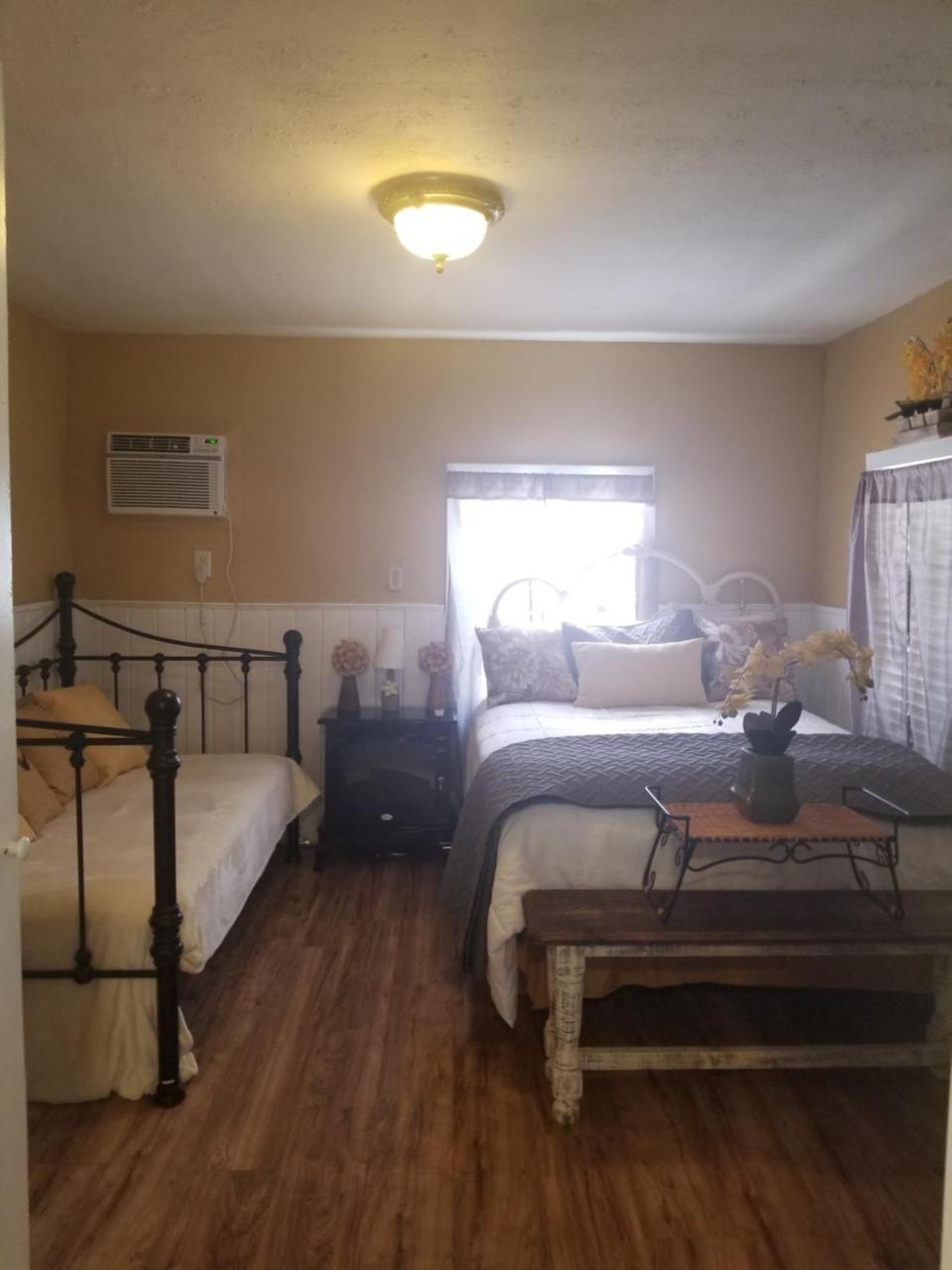 Отель Gibbs Street Manor New Waverly Экстерьер фото