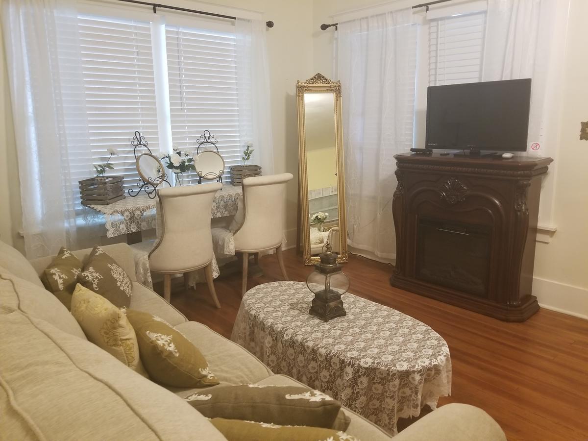 Отель Gibbs Street Manor New Waverly Экстерьер фото