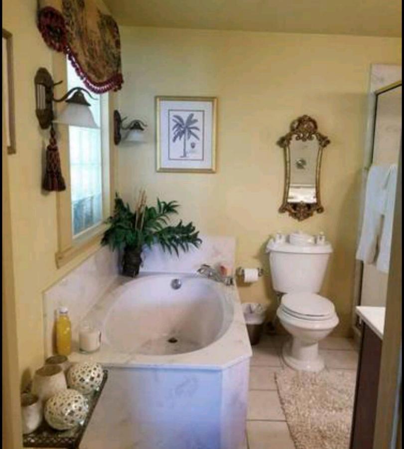 Отель Gibbs Street Manor New Waverly Экстерьер фото